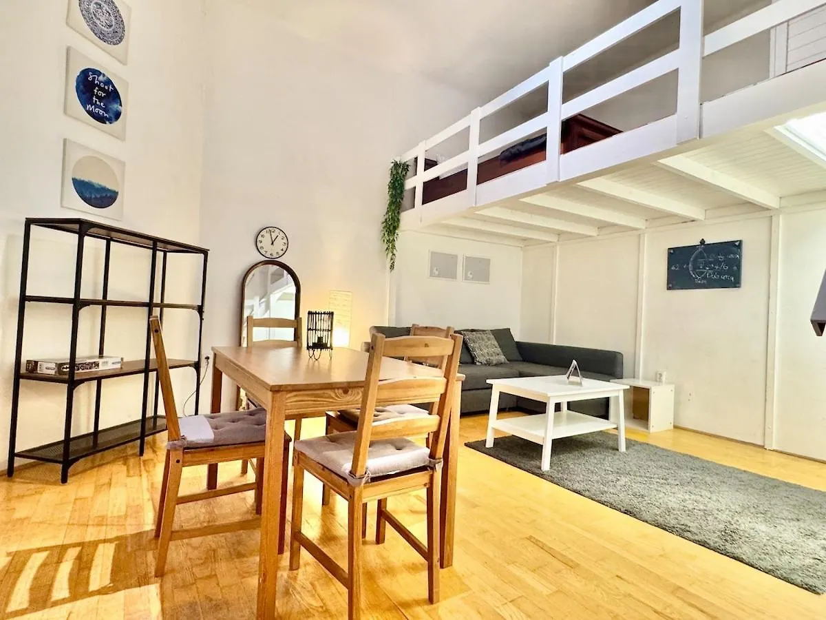 Apartment K16 Central Spacious 2Br Budapest